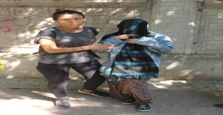 Adanada Yüzü Kapalı Kadın Paniği
