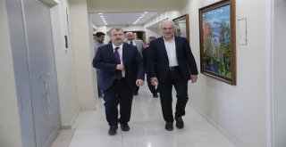 Bakan Yardımcısı Eldemir, Kütahya Belediyesini Ziyaret Etti