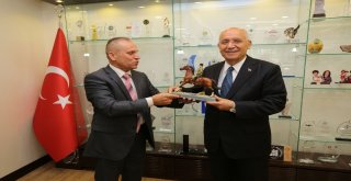Beyşehirliler Başkan Yaşarı Ziyaret Etti