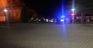 Kayalıklara Çıkan Genç Kızın İntihar Girişimini Çay İçerek İzlediler