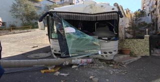 İzmirde Korku Dolu Anlar: Freni Boşalan Midibüs Dehşet Saçtı