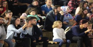 Sivasta Nostaljik Açık Hava Sinemasına Yoğun İlgi