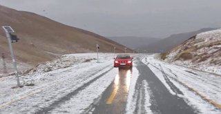 Eğribel Geçidi Dolu Yağışıyla Beyaza Büründü