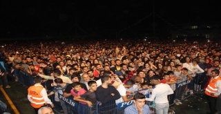 Ünlü Sanatçı Zara, Adıyamanlıları Coşturdu
