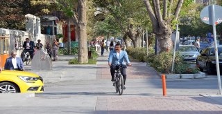Kırşehir Belediye Başkanı Makam Aracını Bıraktı Bisiklete Bindi