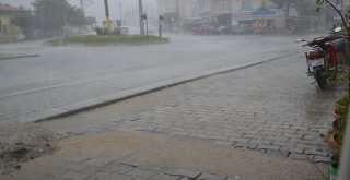 Şuhutta Şiddetli Yağmur, Dolu Ve Fırtına Zor Anlar Yaşattı