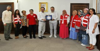 Rektör Bircan, Kurbanını Kızılaya Bağışladı