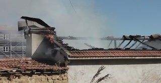 Tandırda Yakılan Eşyalar Evi Kül Ediyordu