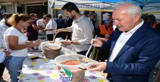 Lapseki Belediyesinden Aşure Dağıtımı