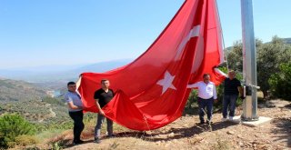 Nazillinin Dört Bir Tarafına Dev Türk Bayrağı Asıldı