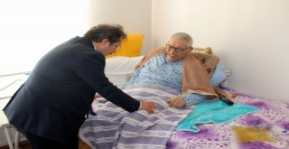Sağlık Müdürü Benli, 15 Temmuz Hain Darbe Girişiminde Yatalak Olan Adil Öztürkü Ziyaret Etti
