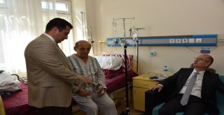 Kaymakam Yaman Ve Başkan Bakıcı Hastaları Yalnız Bırakmıyor