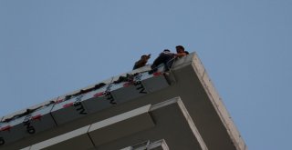 İntihar Etmek İsteyen Kişiyi Polis İkna Etti