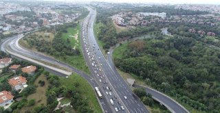 İstanbulda Okula Uyumun İlk Gününde Oluşan Trafik Yoğunluğu Havadan Görüntülendi