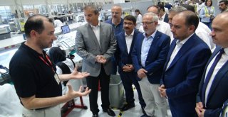 Ak Parti Heyeti Yerli Üretim Cep Telefonlarını Fabrikasında İnceledi