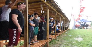 Yağmur Altındaki Güreşlerde Pehlivanlar Arasında Gerginlik