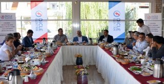 Dicle Elektrik Yöneticileri Basın Mensupları İle Sohbet Toplantısında Buluştu