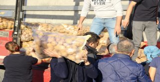50 Kuruşa Satılan 120 Ton Patates Dakikalar İçinde Tükendi