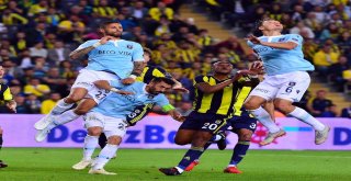 Spor Toto Süper Lig: Fenerbahçe: 0 - Medipol Başakşehir: 0 (İlk Yarı)