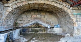 Bu Çeşmenin Hikayesi De Suyu Da Çok Güzel