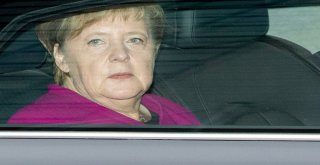 Merkel, Cdu Liderliğini Bırakıyor