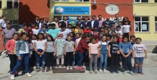 Çikolata Devinden Selendide Eğitime Destek