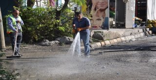 Bulanık Belediyesinden Yol Yıkama Çalışması