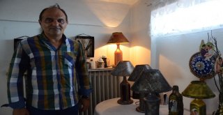 Atık Şişelerden Ürettiği Abajurlar, Ek Gelir Kapısı Oldu