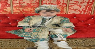 Recep Tayyip Erdoğan Erkekliğe İlk Adımı Attı