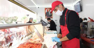 Halk Et Tırı'na Finike'de yoğun ilgi