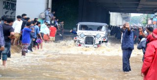 Hindistanda Sel Felaketinde Ölenlerin Sayısı 164E Yükseldi