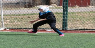 Köyün Altın Kızları Önyargıları Futsalla Yıktı