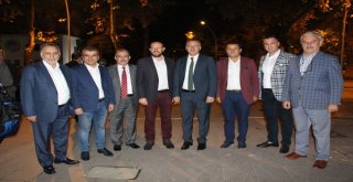 Yetiştirme Yurdunda Kalan Genç Kıza Görkemli Düğün