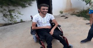 Hediye Edilen Akülü Arabayı Görünce Gözyaşlarına Engel Olamadı