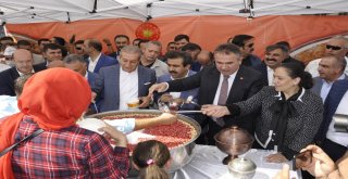 Cumhurbaşkanlığınca Diyarbakırda Aşure Dağıtıldı