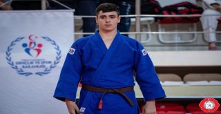 Balkan 2.si Judocu, Müdür Arıcıoğlunu Ziyaret Etti