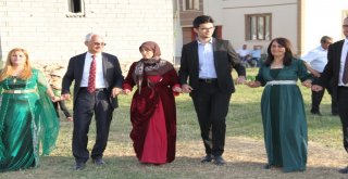 Yüksekovalı Avukat Çifte Renkli Kır Düğünü