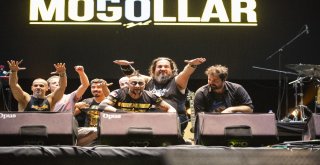 Zeytinli Rock Festivali 250 Bin Kişinin Katılımıyla Sona Erdi