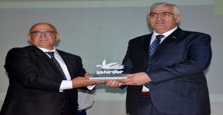 Şehirder Altın Rozetler Başarı Ödülleri Sahiplerini Buldu