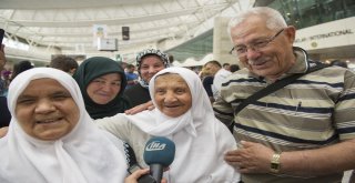 Ankaradan İlk Hac Kafilesi Dualarla Uğurlandı