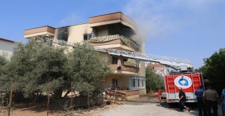 Antalyada Korkutan Ev Ve Araba Yangını