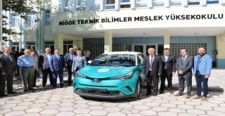 Otomotiv Firması Üniversiteye Otomobil Ve Motor Hibe Etti