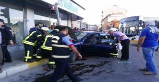 Karamanda Yan Yatan Otomobilin Sürücüsü Yaralandı