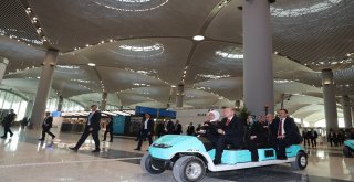 Cumhurbaşkanı Erdoğan, Havalimanı Açılışında Elektrikli Araç Sürdü