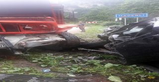 Rizede Trafik Kazası: 2 Yaralı