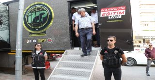 Gezici Tır Uyuşturucu İle Mücadele Konusunda Halkı Bilgilendiriyor