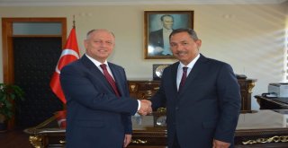 Uysal,  Yeni Atanan Kaymakam Çorumluoğlunu Ziyaret Etti