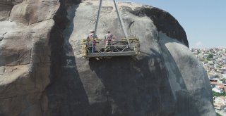 Türkiyenin En Büyük Atatürk Maskı Bakıma Alındı