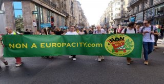 Fransızlar Küresel Isınmaya Dur Demek İçin Sokağa Döküldü