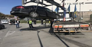 (Özel) Beyoğlunda Sürücü Takla Atan Otomobilden Burnu Bile Kanamadan Çıktı